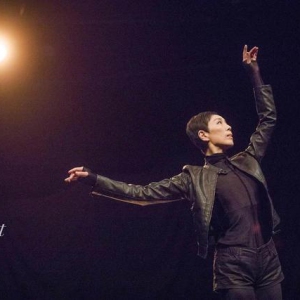 香港城市当代舞团《乔杨 Almost 55》开演